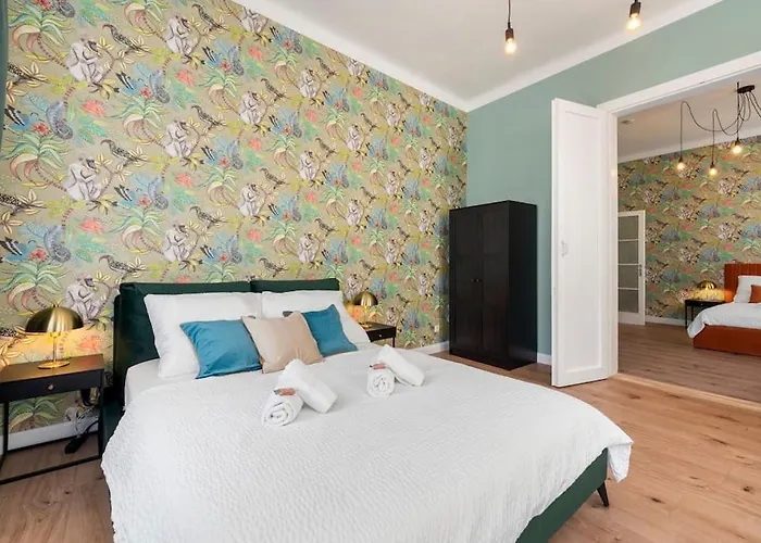 Spacious & Elegant 3 Bedroom Διαμέρισμα *