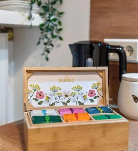 Spacious & Elegant 3 Bedroom *
