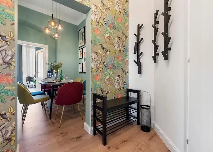 Spacious & Elegant 3 Bedroom Διαμέρισμα *